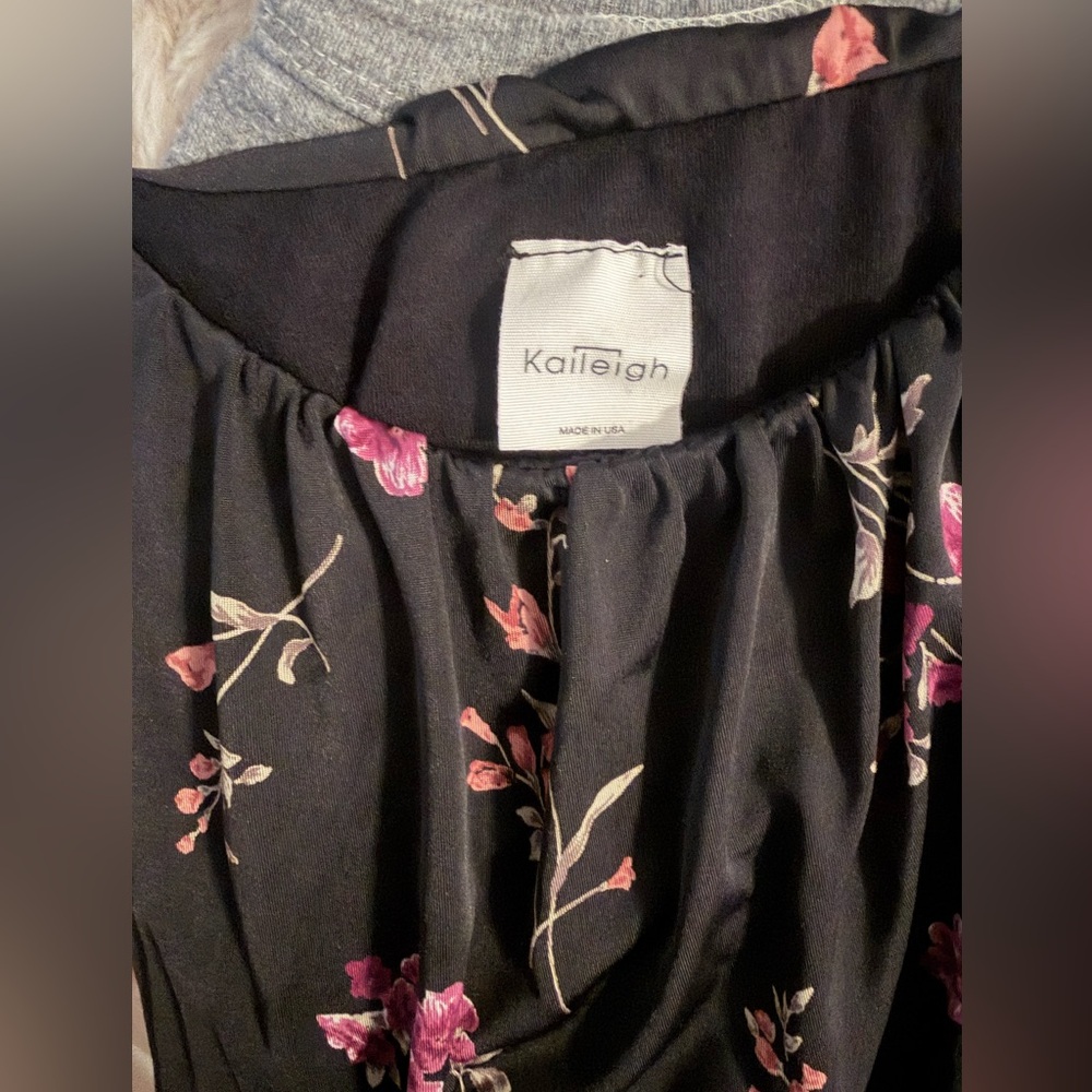 EUC Kaileigh Womens Loose Sleeveless Wide Leg Jumpsuit Romper Floral Black sz M - Picture 3 of 4